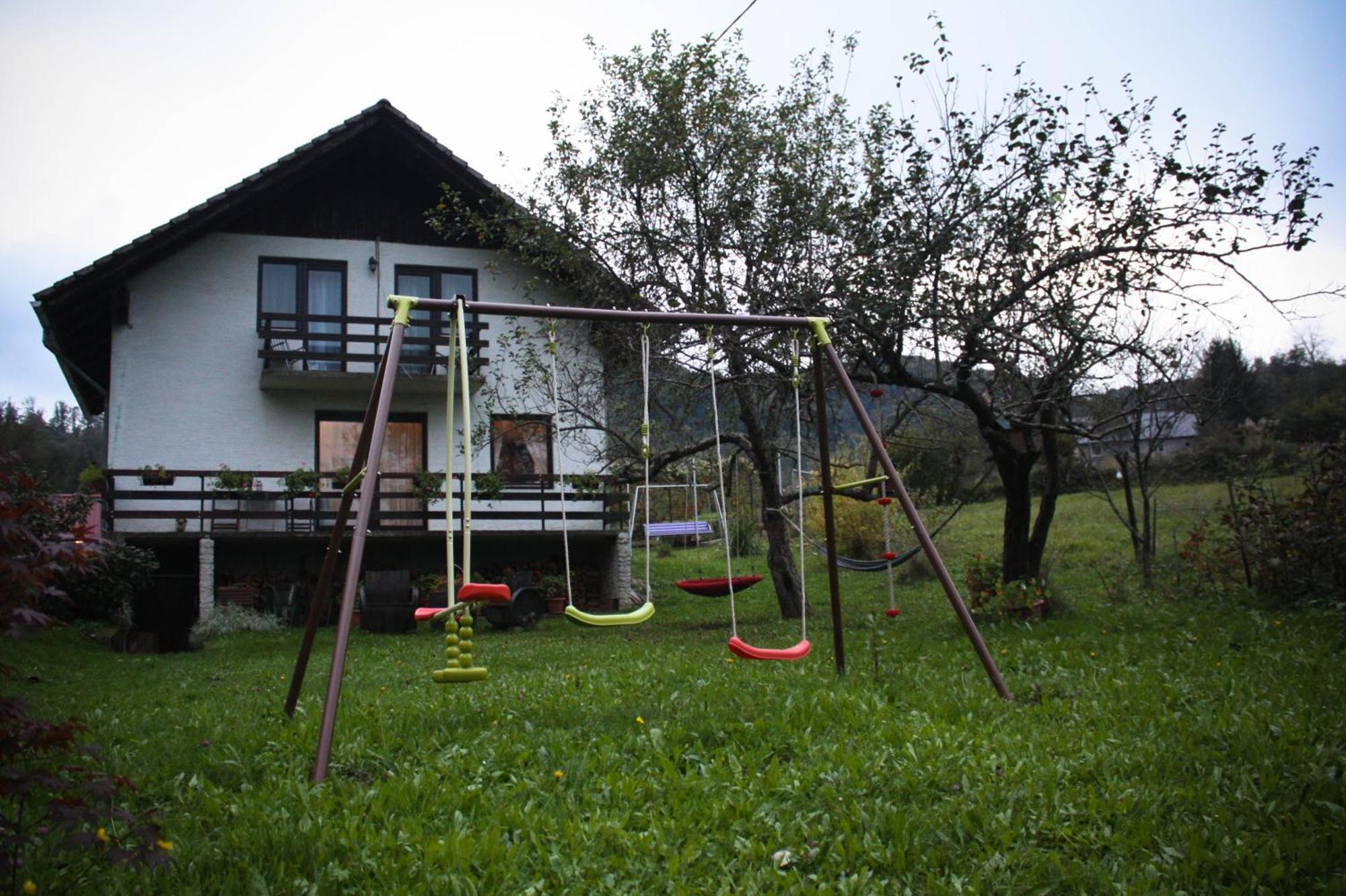 Holiday House On The Riverside โอกูลิน ภายนอก รูปภาพ